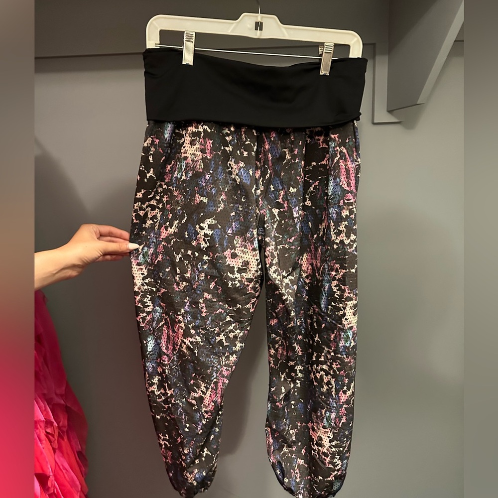 LULULEMON ACTIVE BARREL PANTS